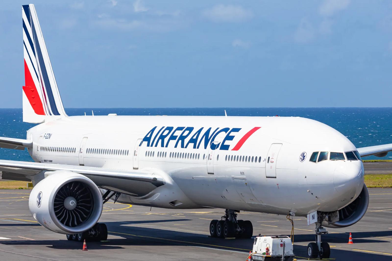 エールフランス ボーイング777の外観