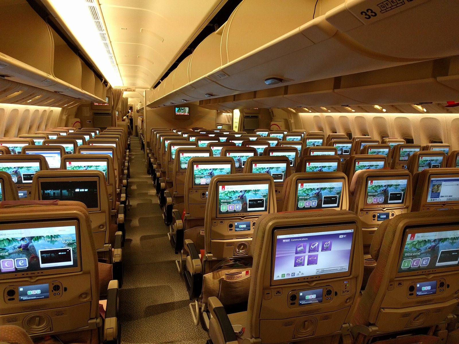 エミレーツ航空 777-300ERのエコノミークラス