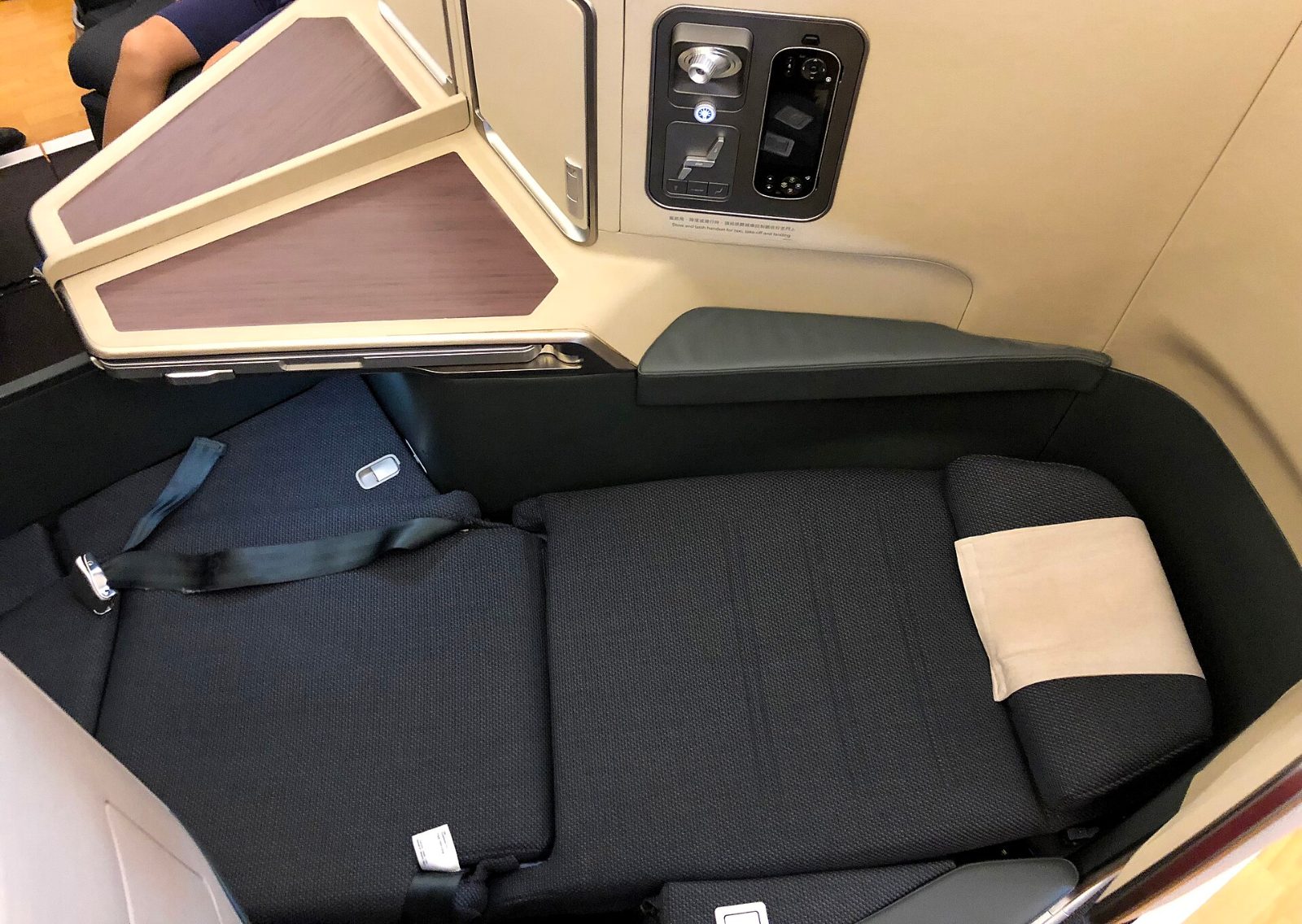 キャセイパシフィック航空 A350 ビジネスクラス(1)