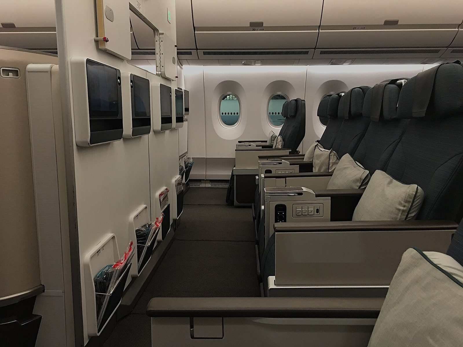 キャセイパシフィック航空 A350 プレミアムエコノミー(1)
