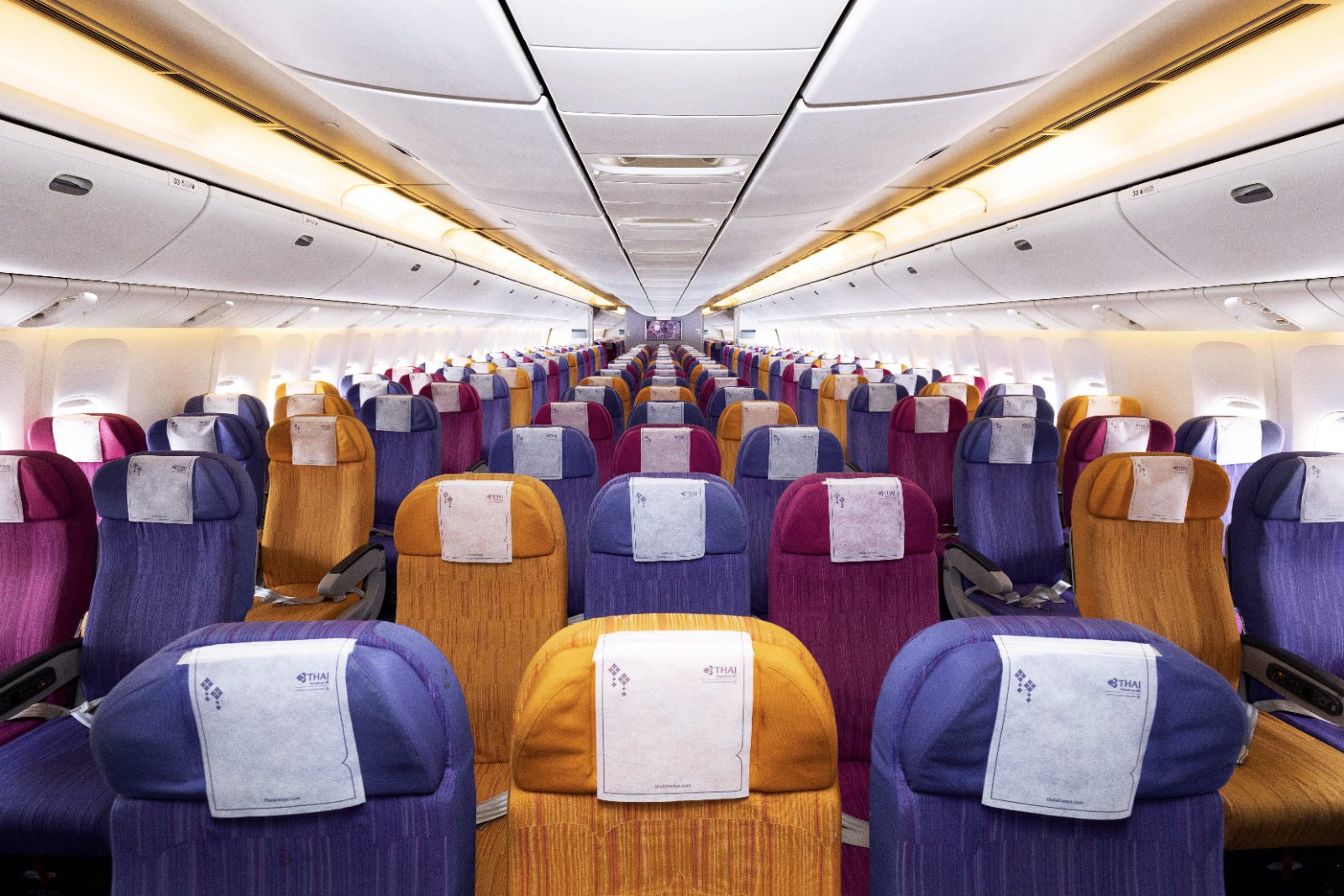 タイ国際航空 ボーイング777-200ER（77E）のエコノミークラス
