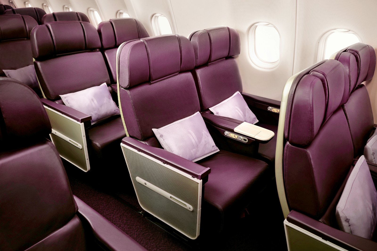 タイ国際航空 エアバスA330-300（33C）のプレミアムエコノミー