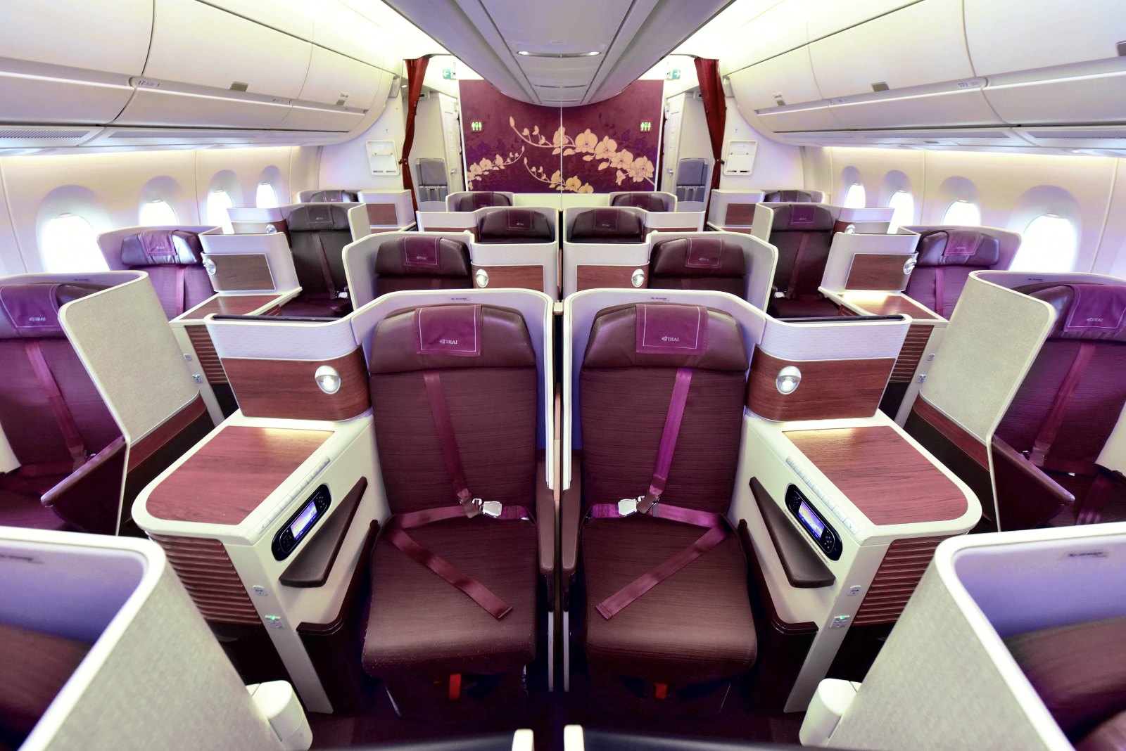 タイ国際航空 エアバスA350-900（359）のロイヤルシルク（ビジネス）