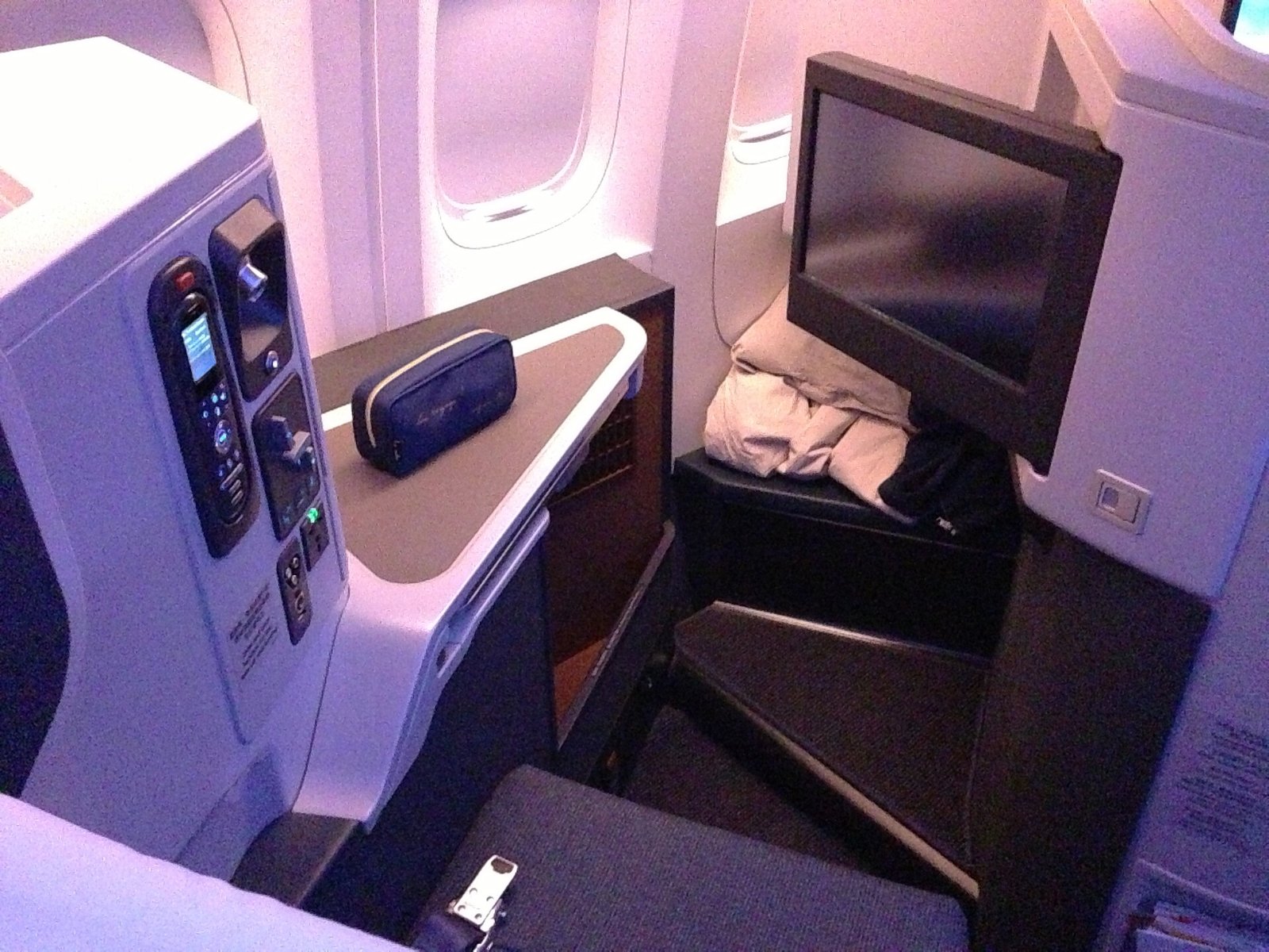 キャセイパシフィック航空 777-300ER ビジネスクラス